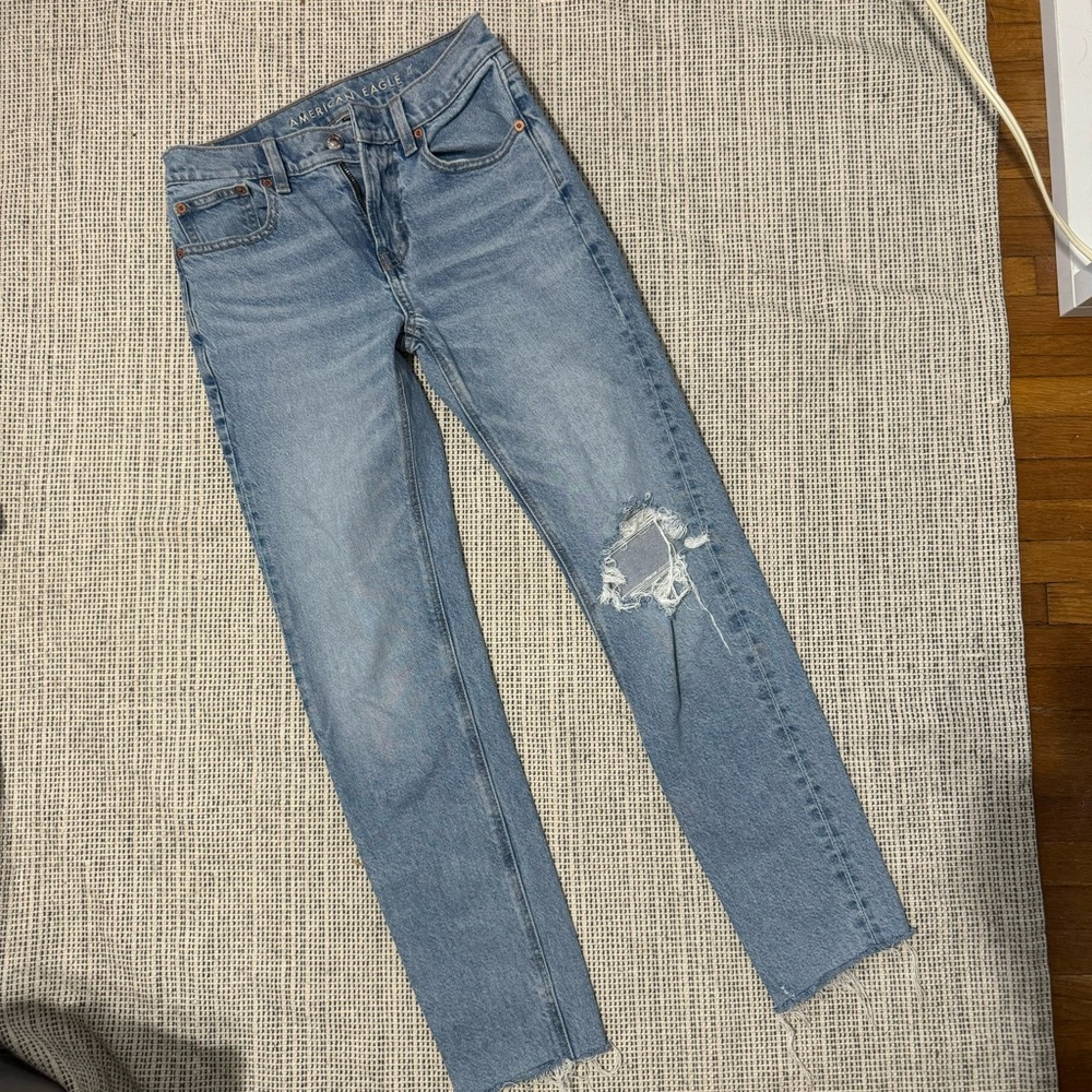 American Eagle Outfitters Light Blue 90s Jeans